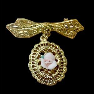 Vintage Brooch Pin Gold-Tone Ribbon with Porcelain Rose Dangling on a Pendant